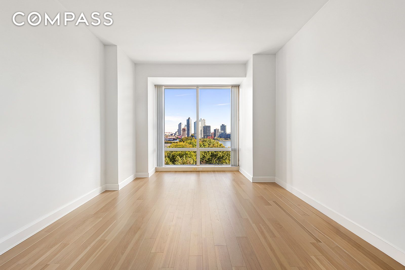 #3 photo, 845 United Nations Plaza, マンハッタン Midtown East , NY 10017