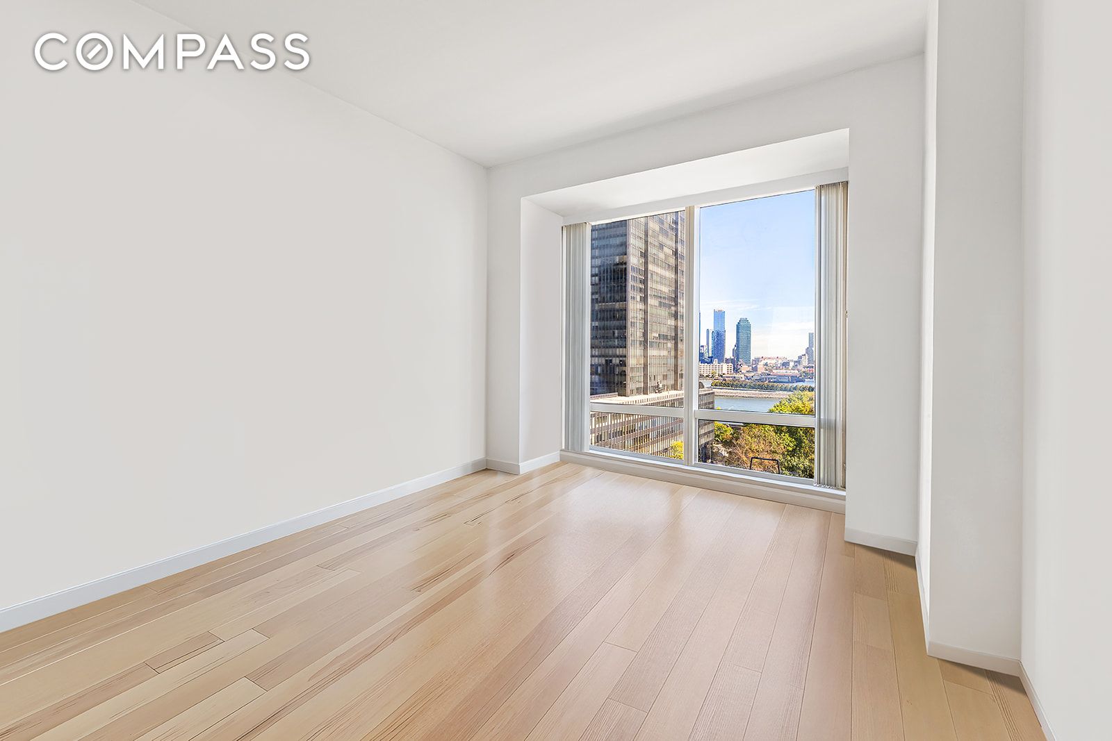 #7 photo, 845 United Nations Plaza, マンハッタン Midtown East , NY 10017