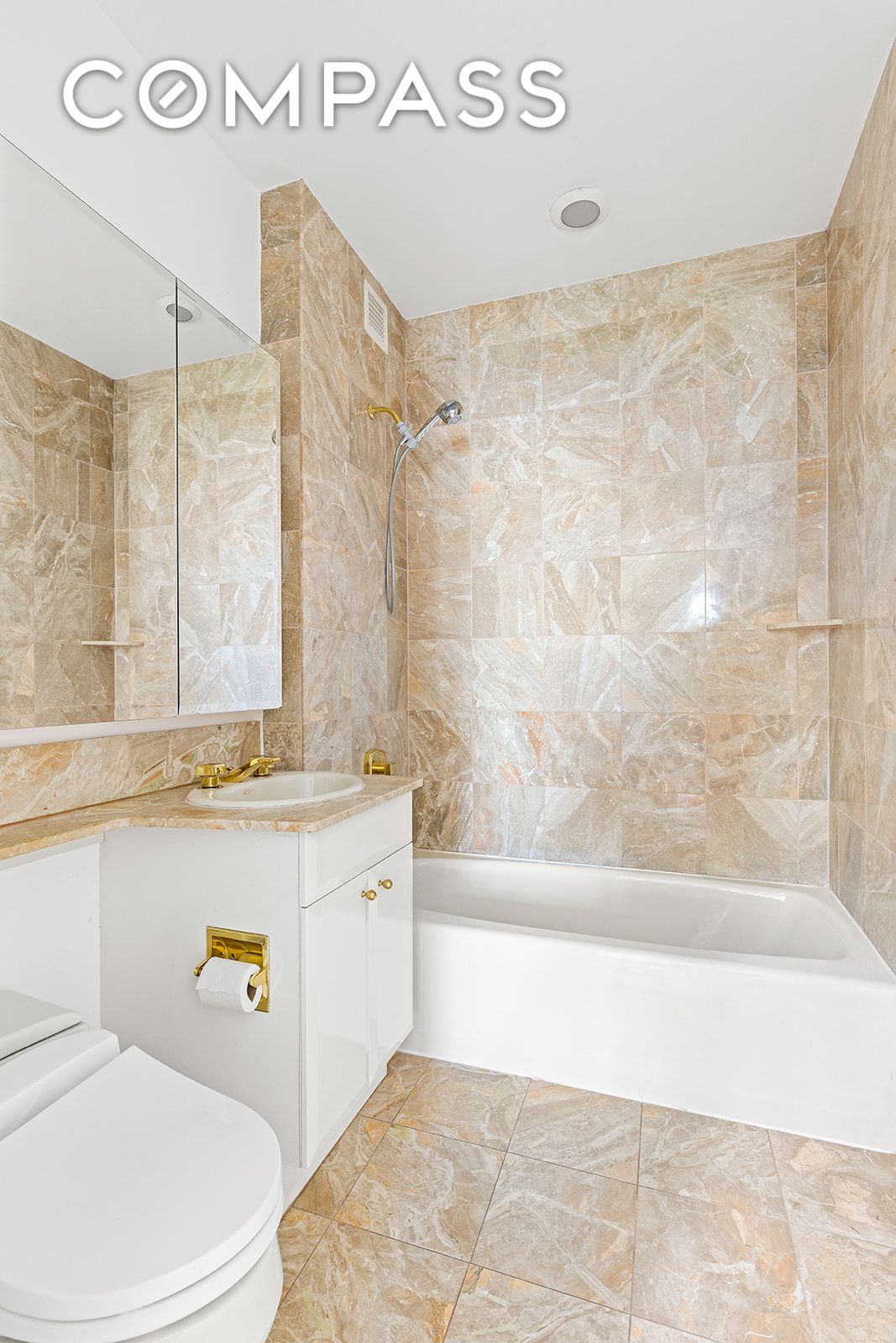 #8 photo, 845 United Nations Plaza, マンハッタン Midtown East , NY 10017