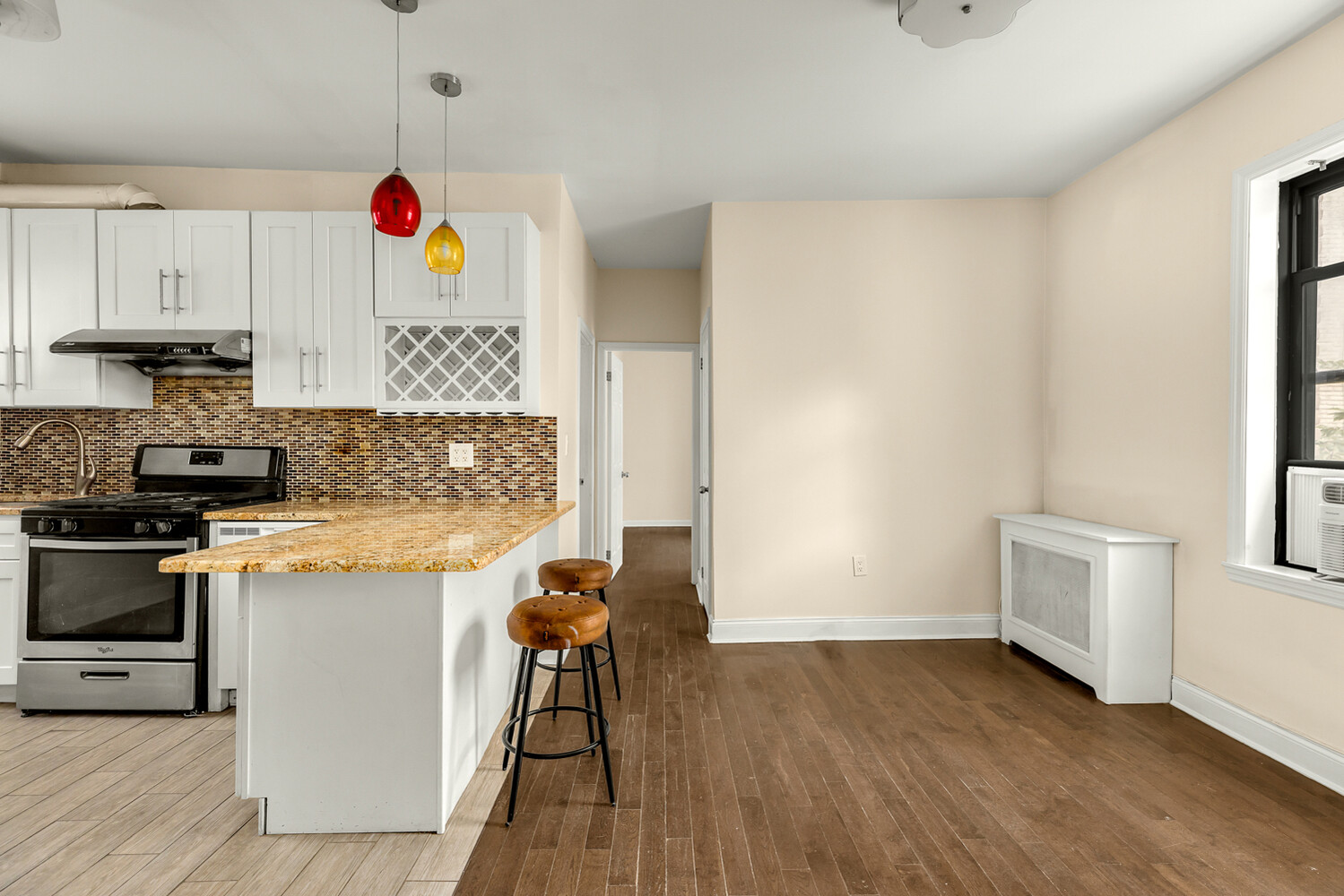 #1 photo, Ditmars Steinway, クイーンズ区 Ditmars Steinway , NY 11105