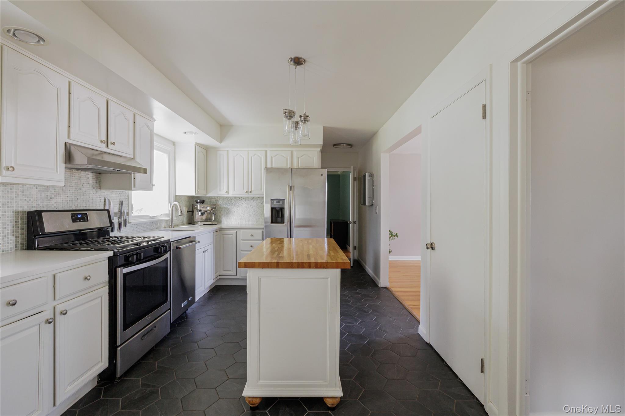 #7 photo, 25 Joslen Place, Hudson , NY 12534