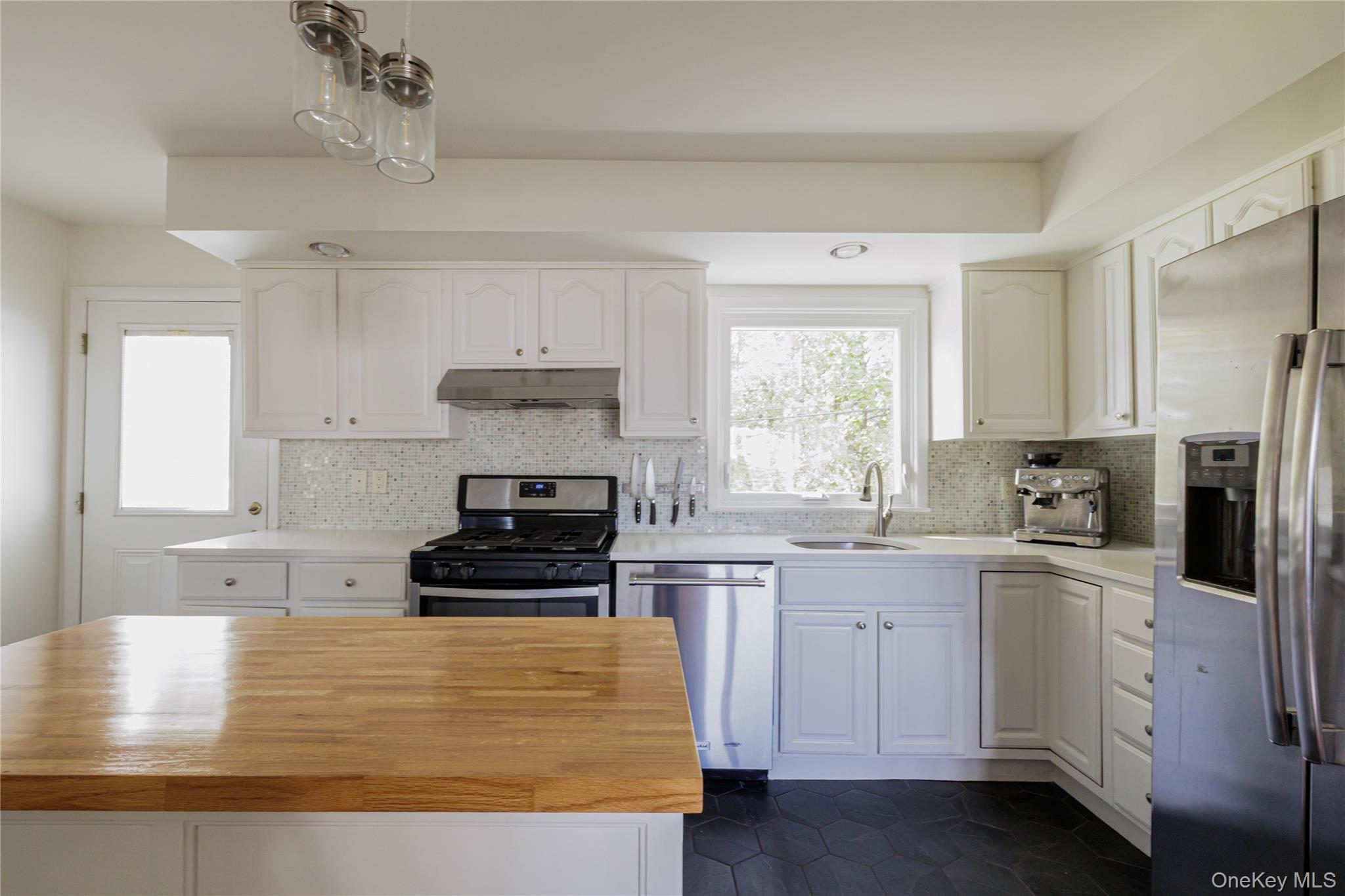 #8 photo, 25 Joslen Place, Hudson , NY 12534