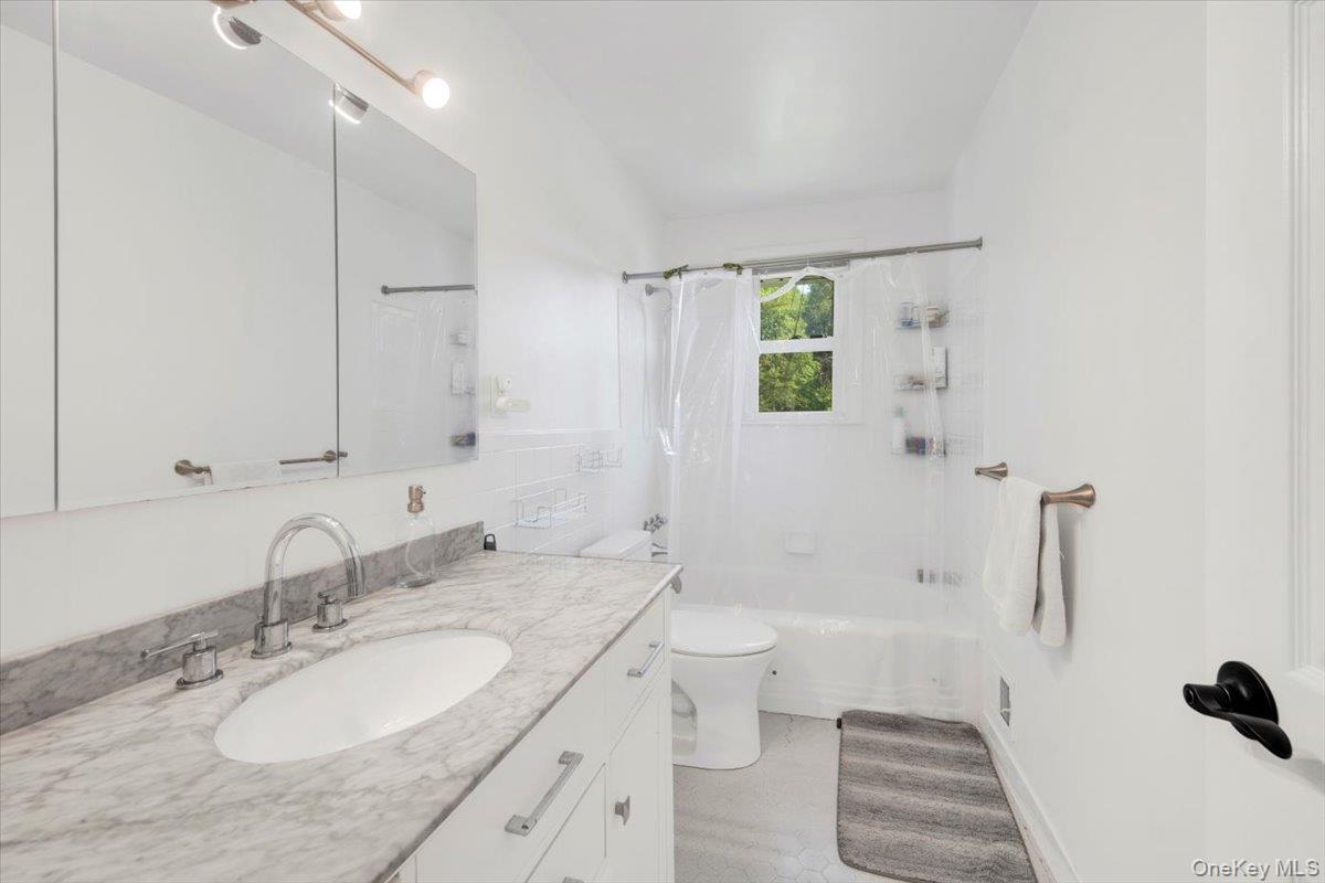 #16 photo, 270 Victory Boulevard, New Rochelle , NY 10804