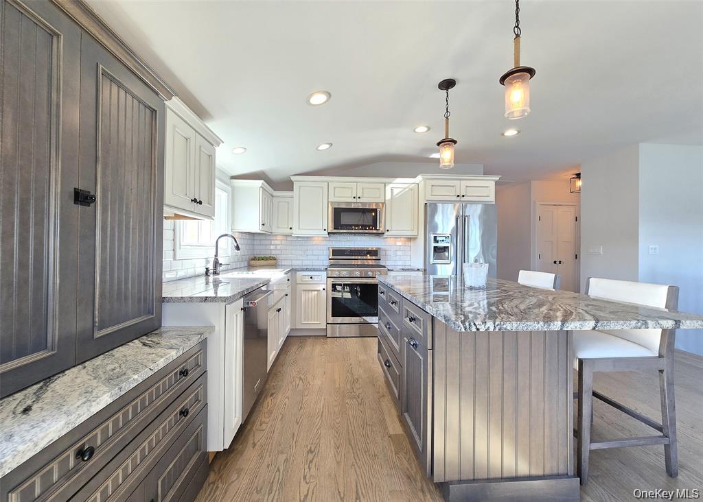 #7 photo, 81 Old Field Road, Setauket , NY 11733