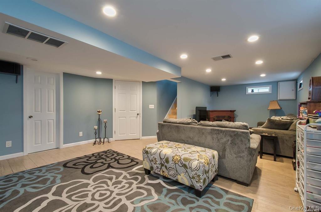 #13 photo, 15 Janet Drive, Plainview , NY 11803