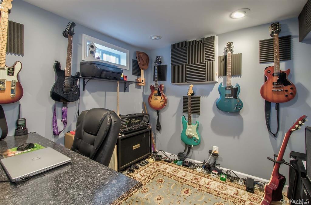 #19 photo, 15 Janet Drive, Plainview , NY 11803