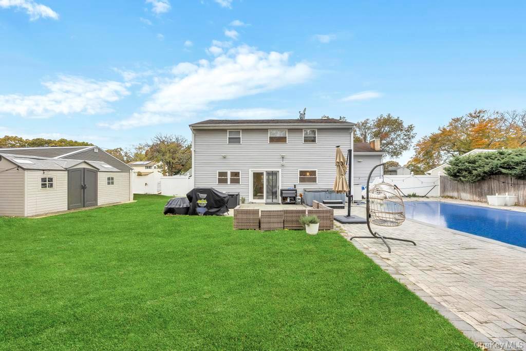 #5 photo, 37 Fiesta Drive, サフォーク郡 Centereach , NY 11720