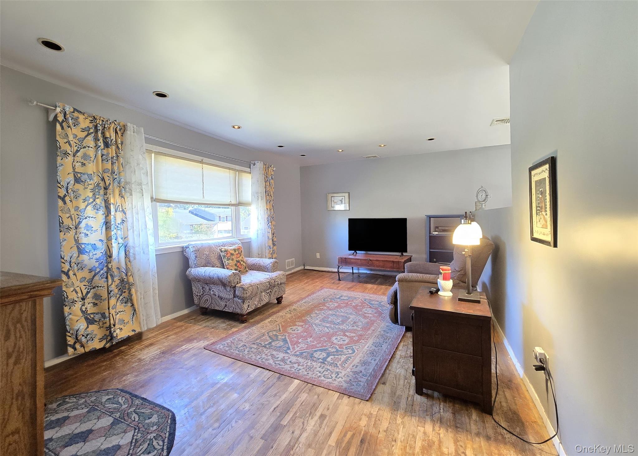 #9 photo, 12 Willow Street, Selden , NY 11784