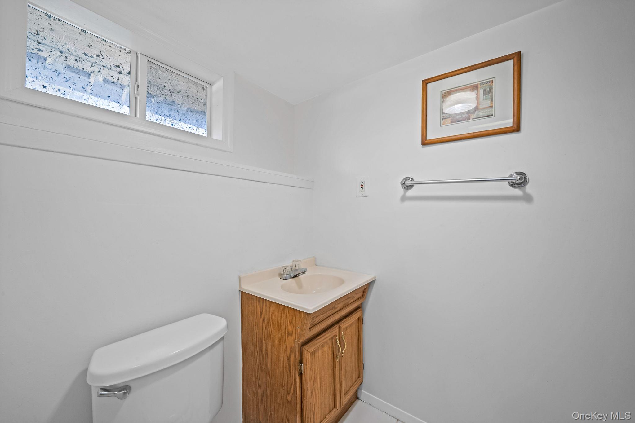 #12 photo, 112 Cleveland Street, Bay Shore , NY 11706