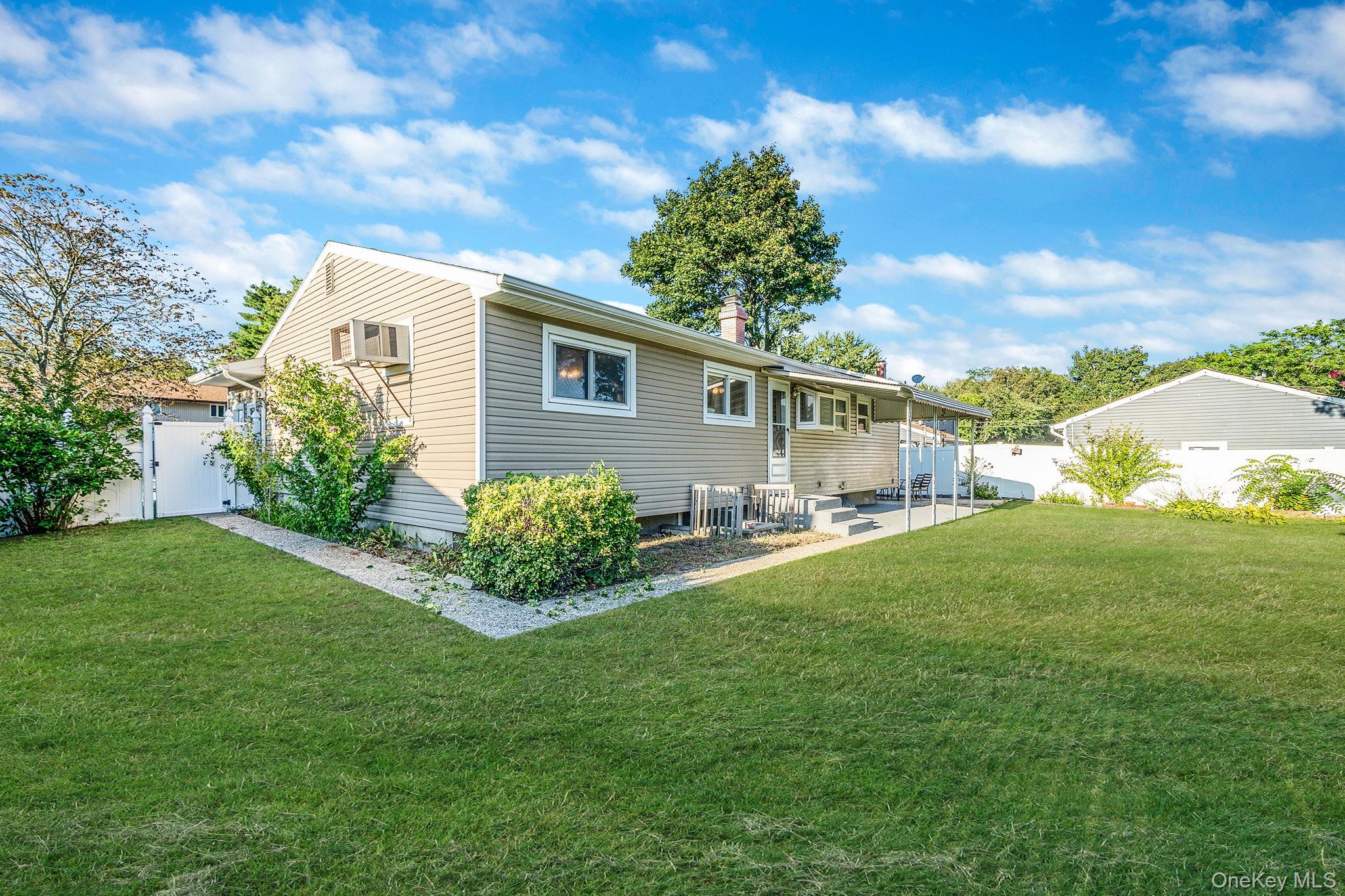 #16 photo, 112 Cleveland Street, Bay Shore , NY 11706