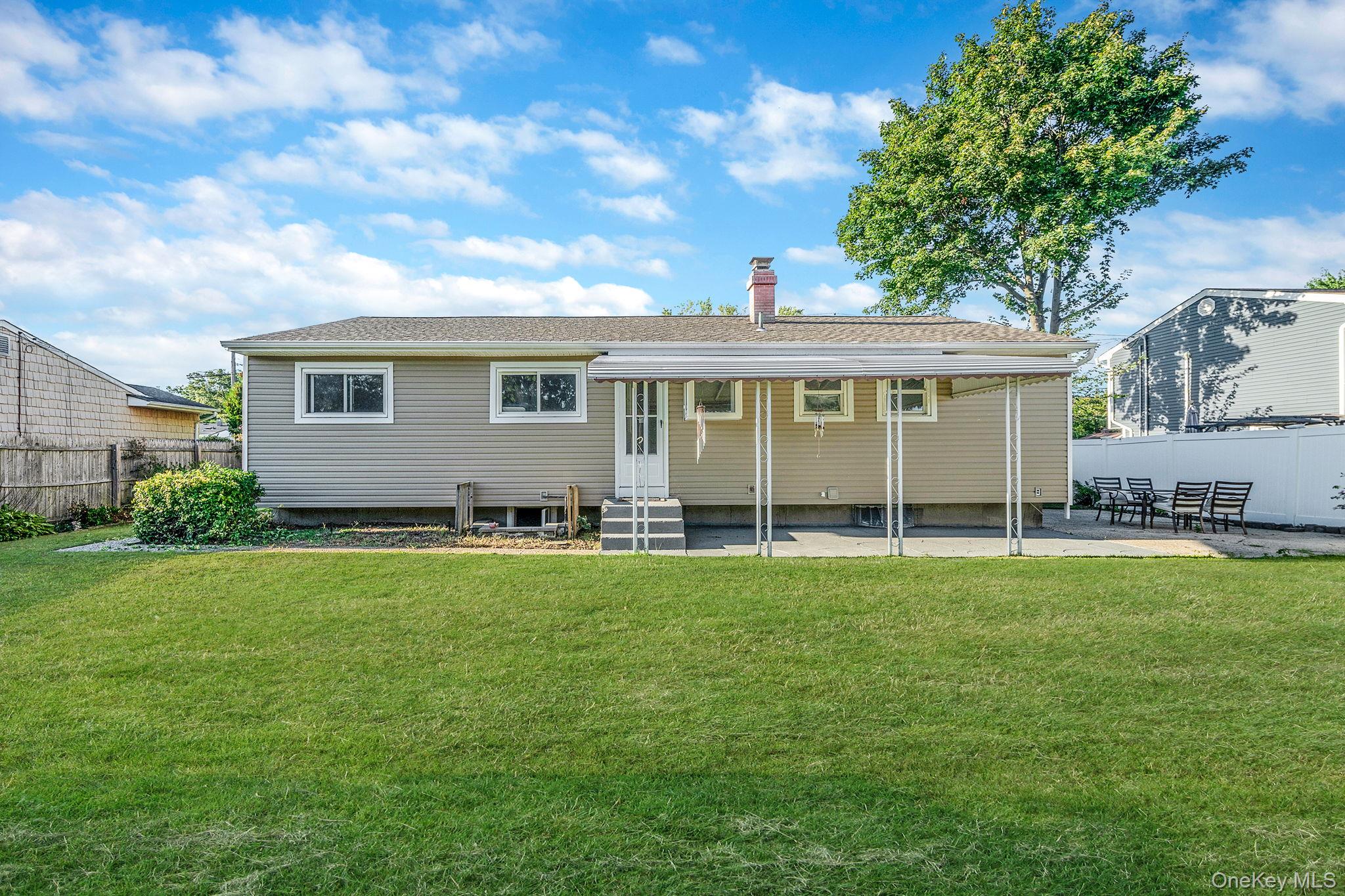 #17 photo, 112 Cleveland Street, Bay Shore , NY 11706