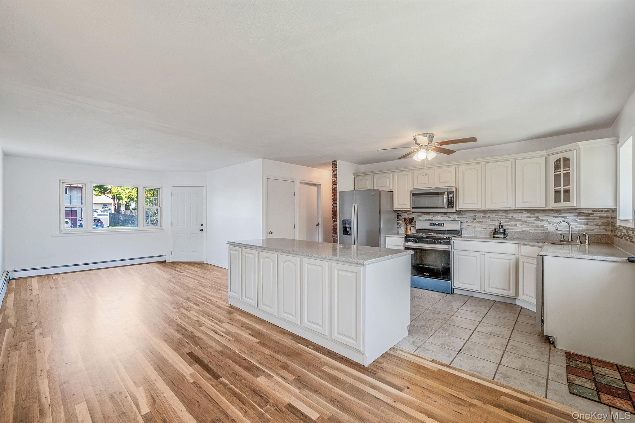 #3 photo, 112 Cleveland Street, Bay Shore , NY 11706