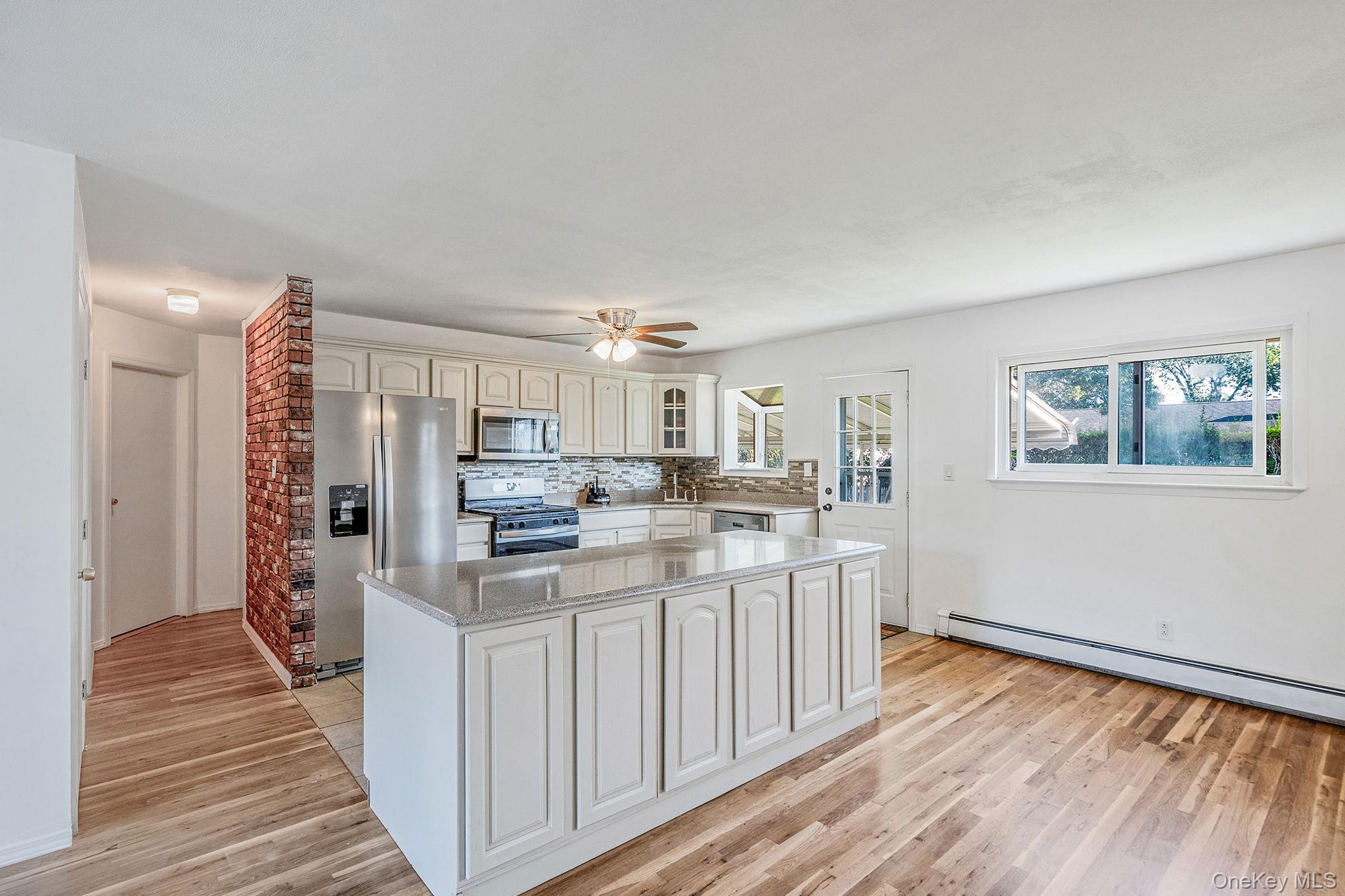 #4 photo, 112 Cleveland Street, Bay Shore , NY 11706