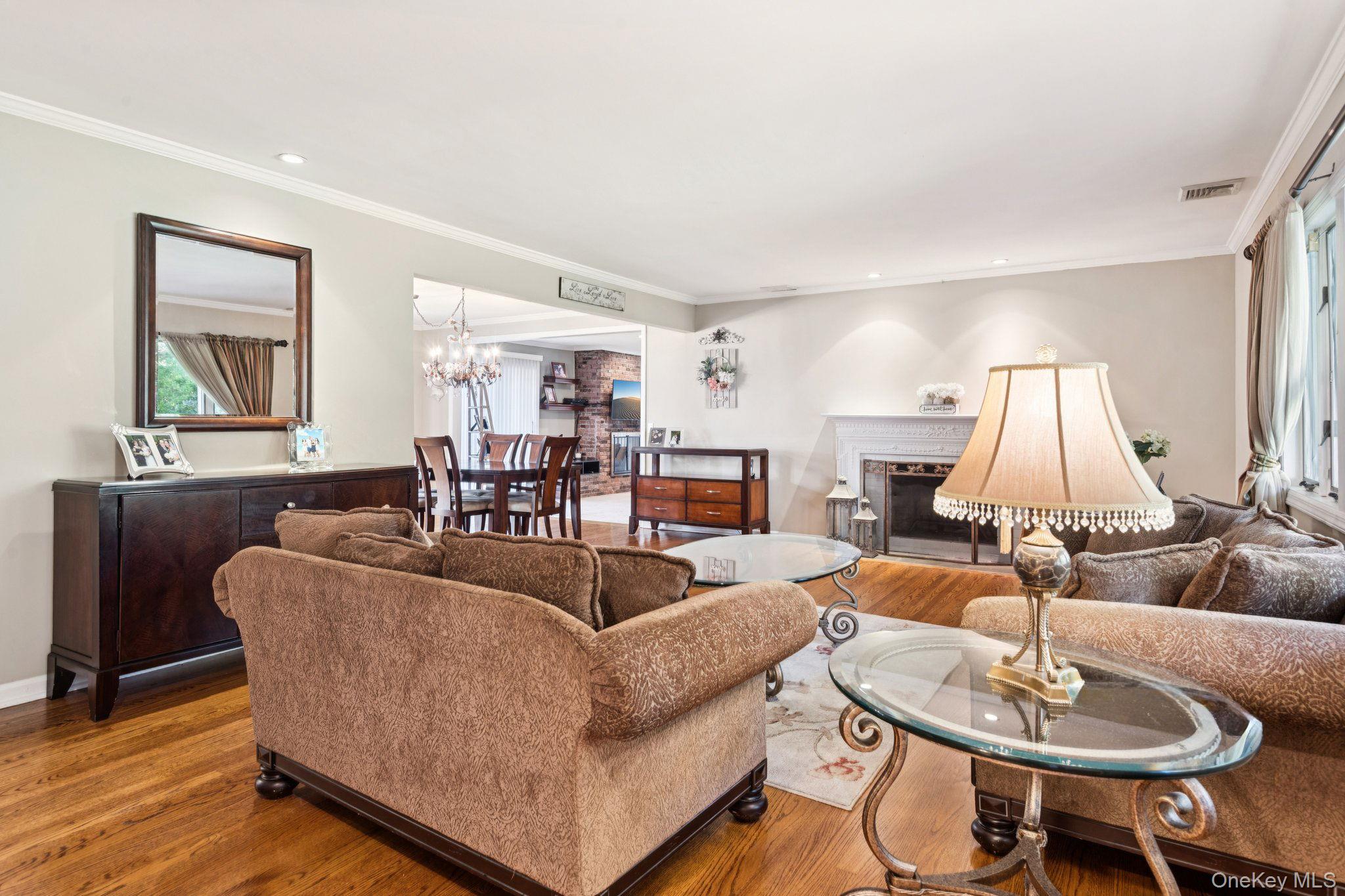 #7 photo, 38 Colonial Drive, Huntington , NY 11743