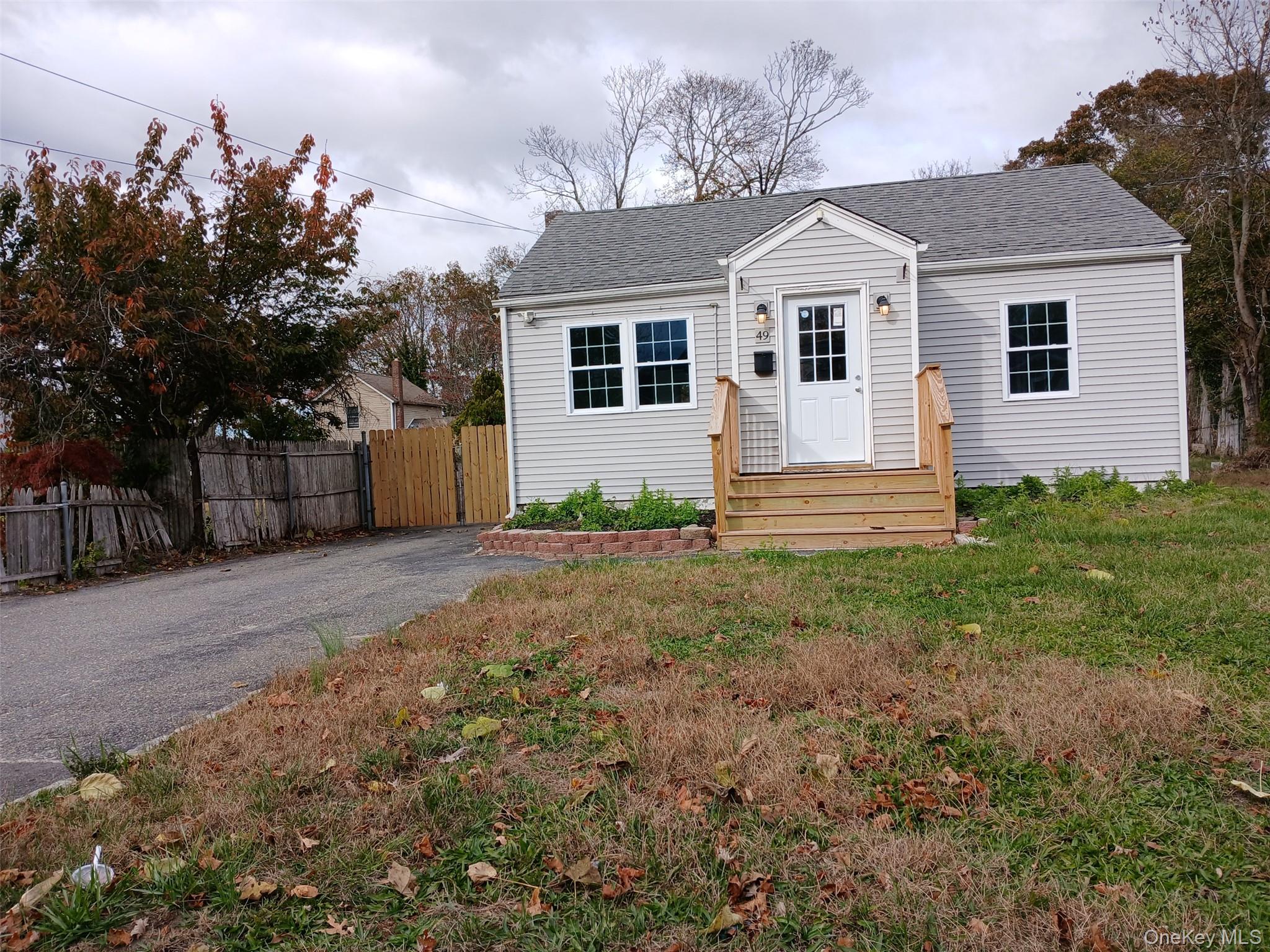 #2 photo, 49 Swezey Street, サフォーク郡 Patchogue , NY 11772