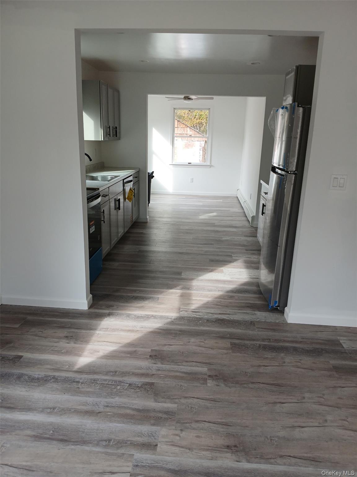 #3 photo, 49 Swezey Street, サフォーク郡 Patchogue , NY 11772