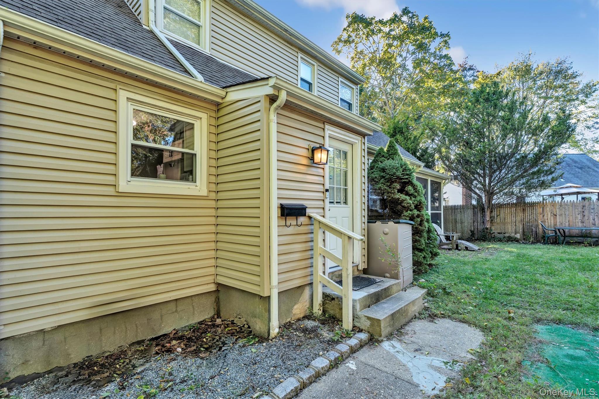 #14 photo, 5 Waywood Place, Huntington Station , NY 11746