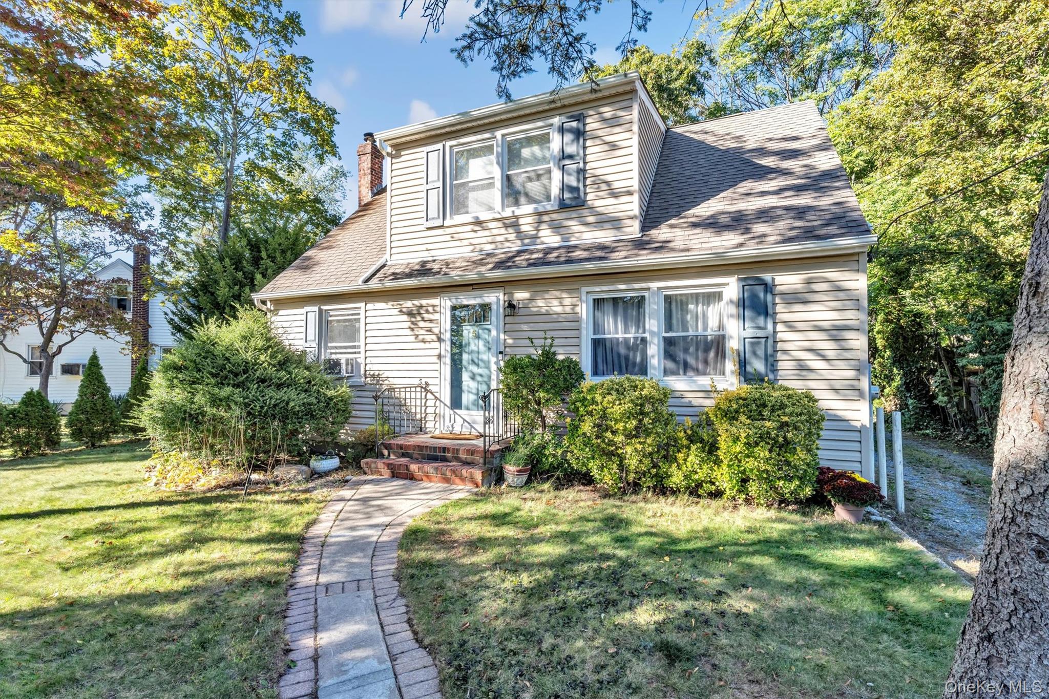 #2 photo, 5 Waywood Place, Huntington Station , NY 11746