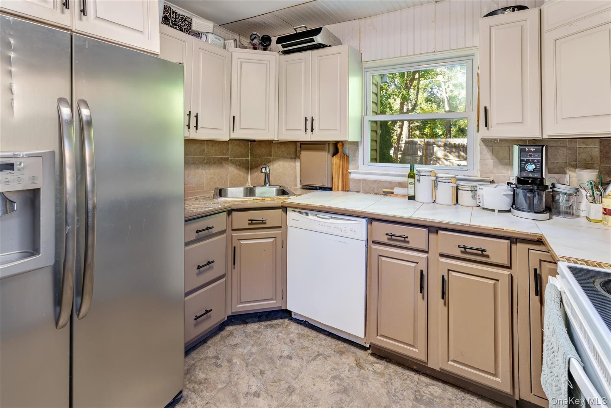 #6 photo, 5 Waywood Place, Huntington Station , NY 11746