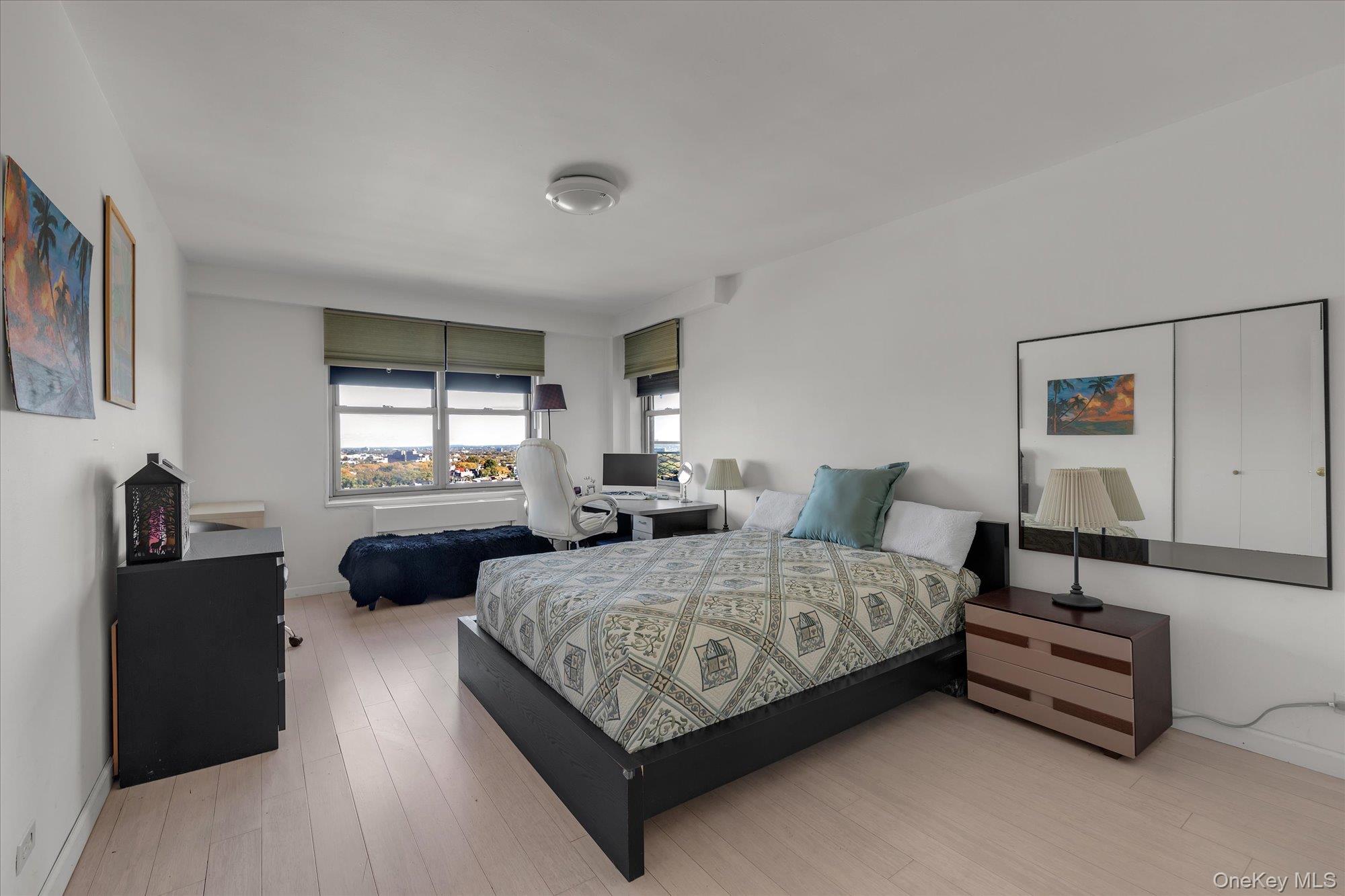 #11 photo, 125-10 Queens Boulevard, クイーンズ区 Kew Gardens , NY 11415