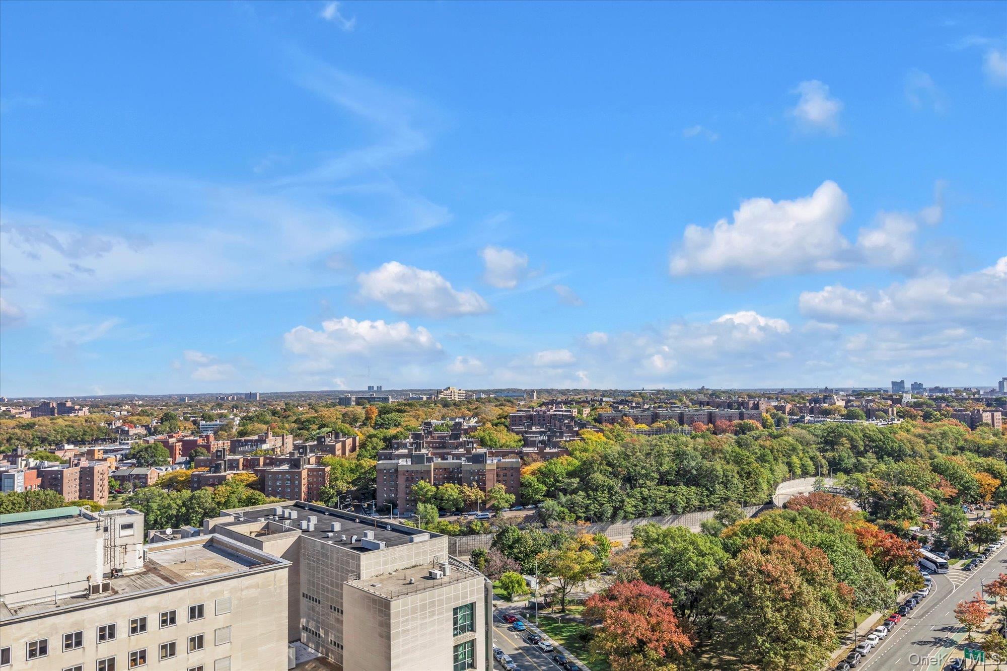 #4 photo, 125-10 Queens Boulevard, クイーンズ区 Kew Gardens , NY 11415