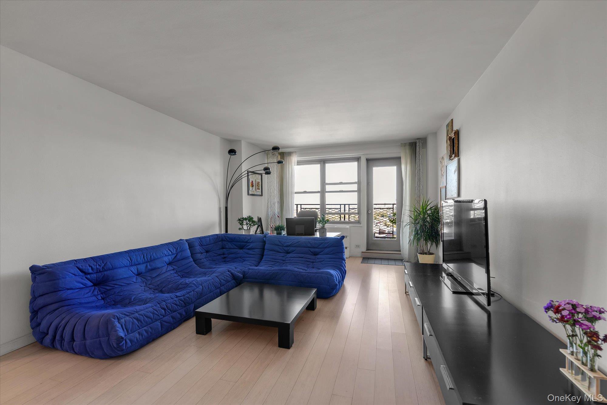 #8 photo, 125-10 Queens Boulevard, クイーンズ区 Kew Gardens , NY 11415