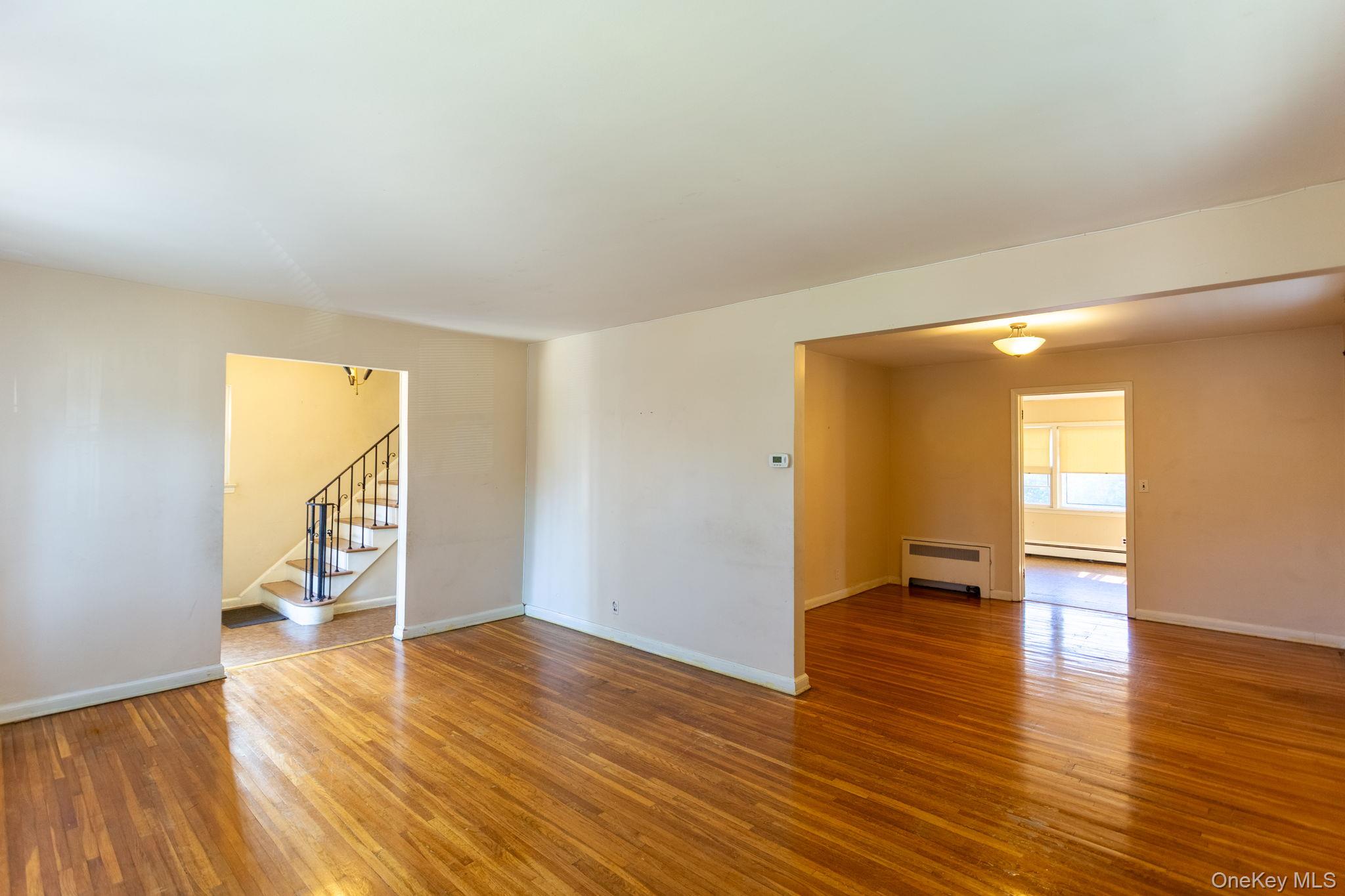 #3 photo, 80-11 190th Street, クイーンズ区 Jamaica Estates , NY 11423