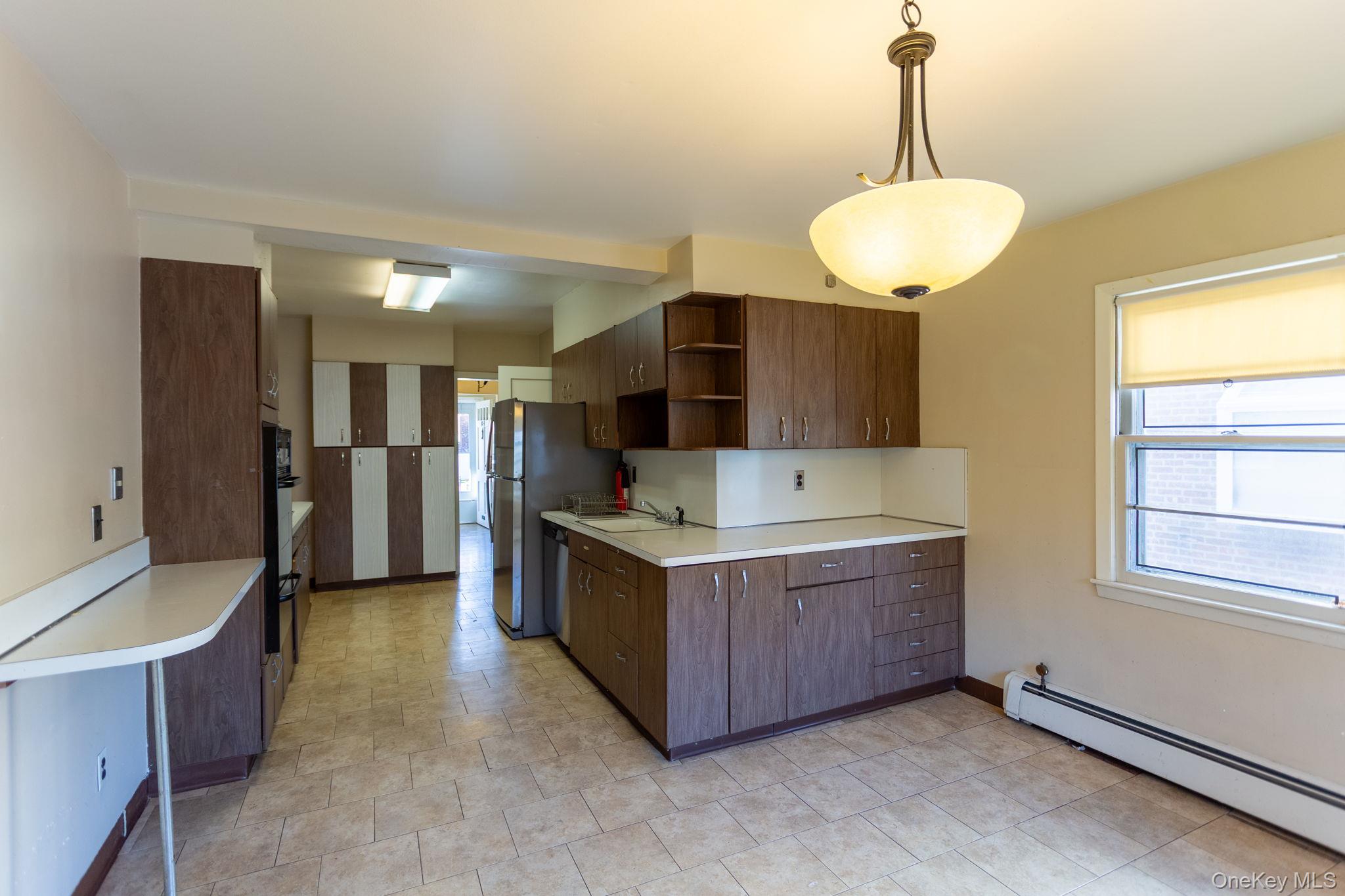 #5 photo, 80-11 190th Street, クイーンズ区 Jamaica Estates , NY 11423