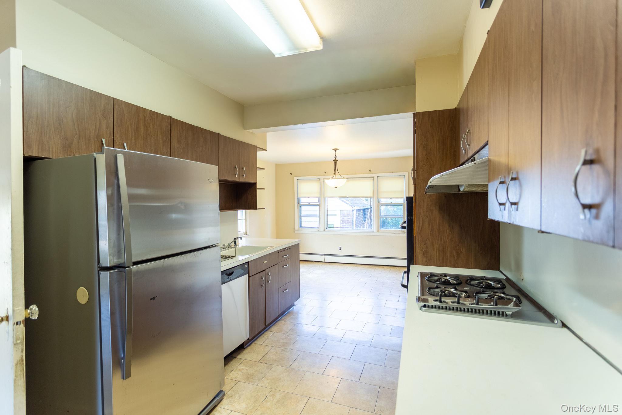 #6 photo, 80-11 190th Street, クイーンズ区 Jamaica Estates , NY 11423