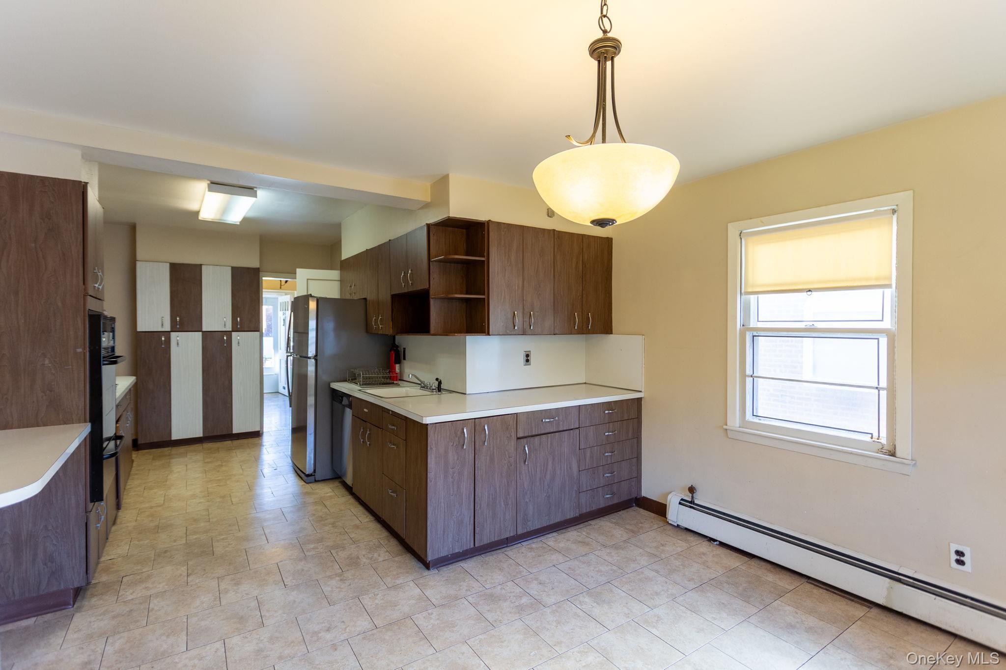 #7 photo, 80-11 190th Street, クイーンズ区 Jamaica Estates , NY 11423