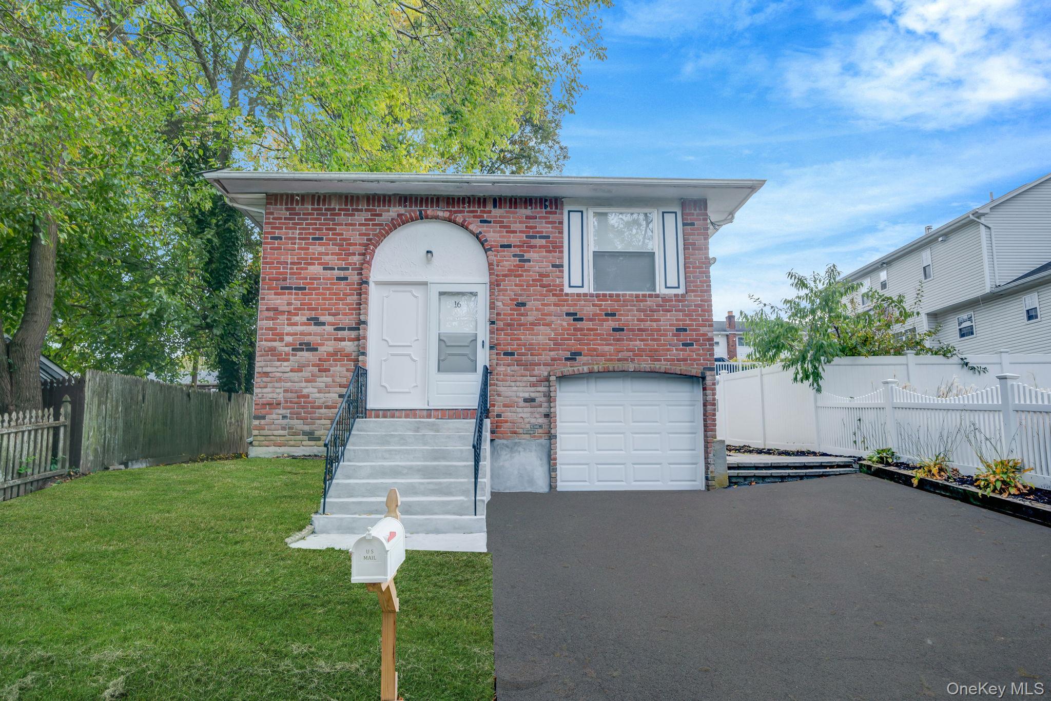 #2 photo, 16 Birch Drive, Ronkonkoma , NY 11779