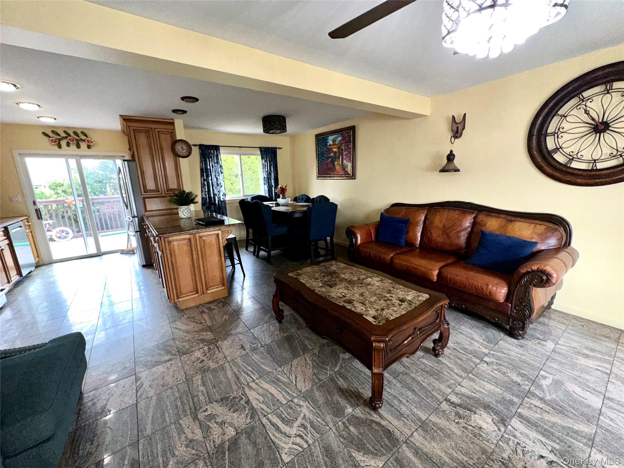 #10 photo, 1316 McClure Avenue, ナッソー郡 Elmont , NY 11003