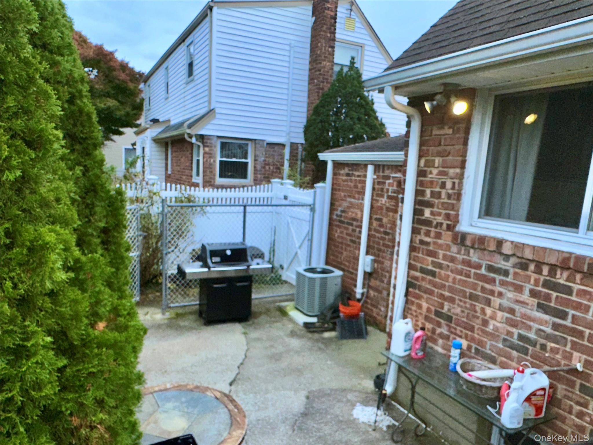 #19 photo, 1316 McClure Avenue, ナッソー郡 Elmont , NY 11003