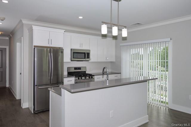 #5 photo, 75 Circle Drive, サフォーク郡 Central Islip , NY 11722