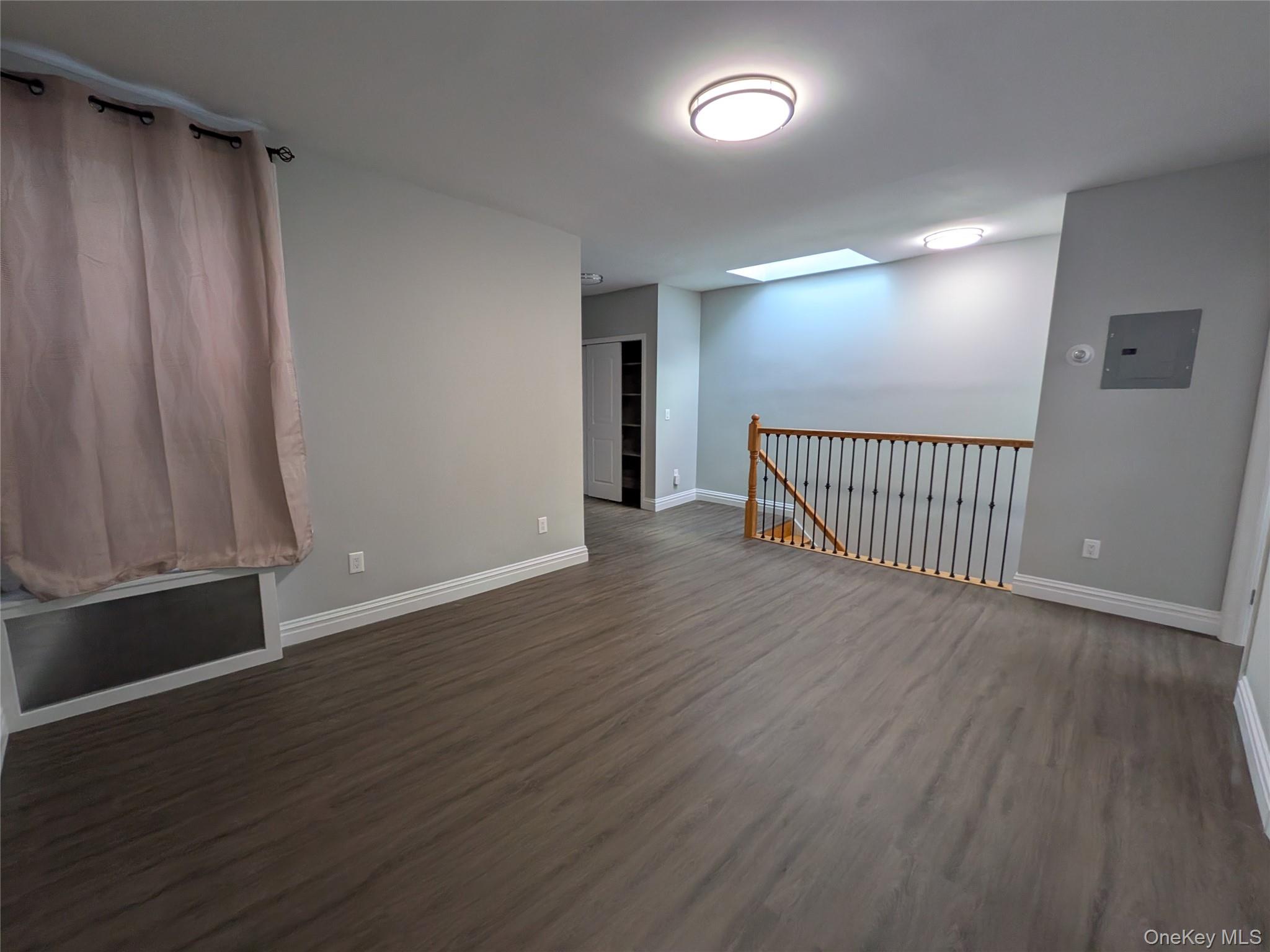 #3 photo, 205-17 Hollis Avenue, クイーンズ区 Saint Albans , NY 11412