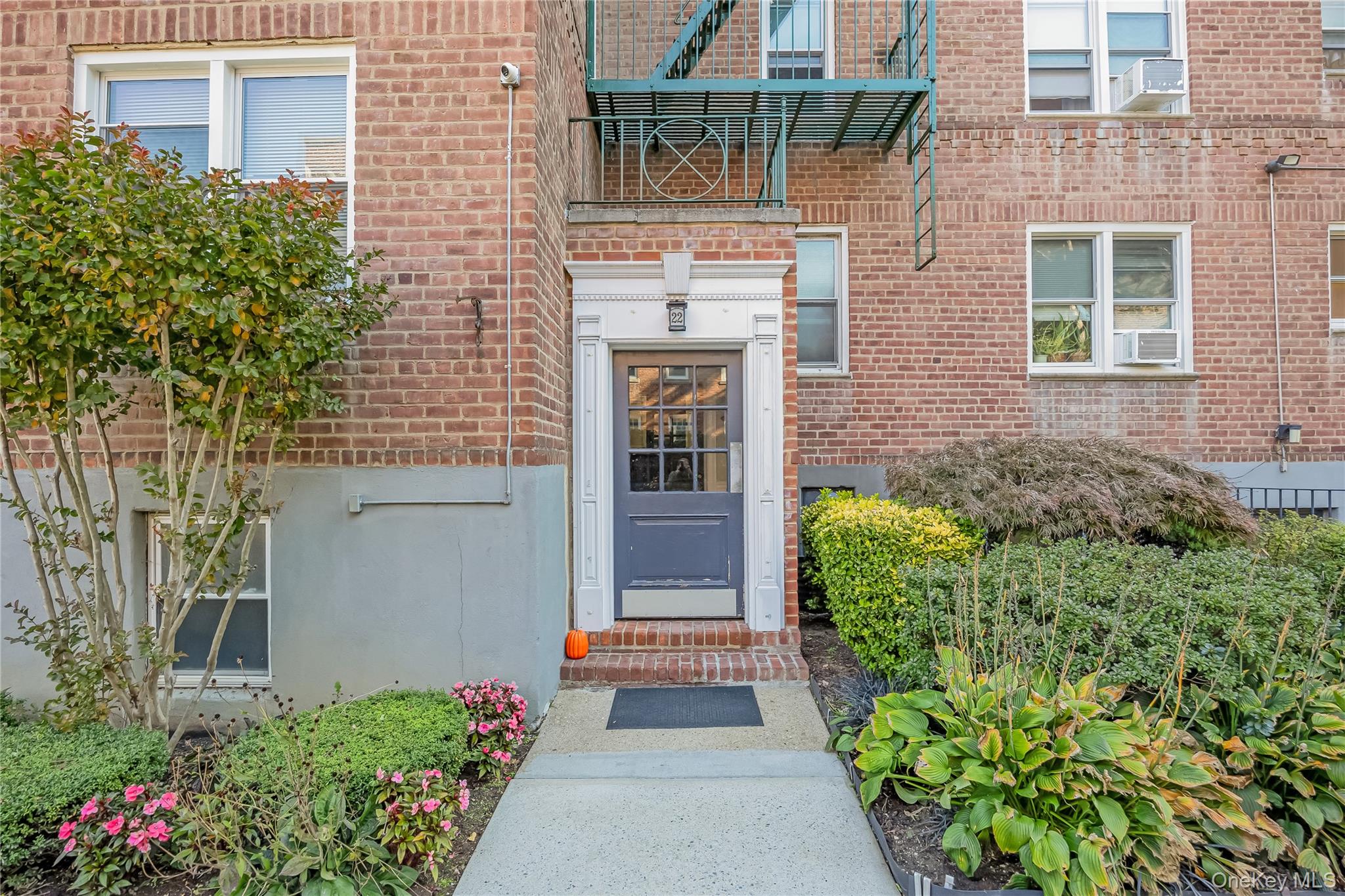 #3 photo, 22 Mulford Place, Hempstead , NY 11550