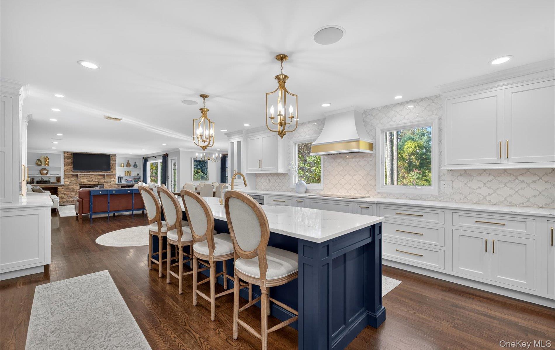 #12 photo, 375 Vanderbilt Parkway, Dix Hills , NY 11746