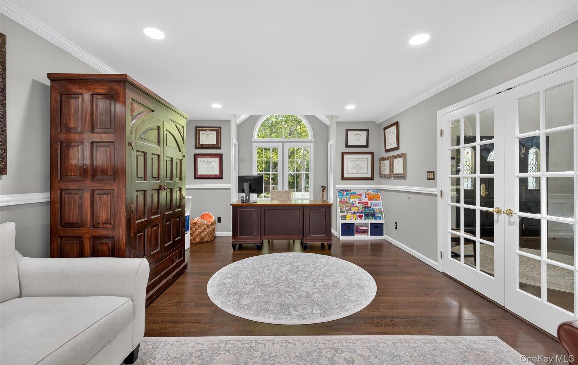 #20 photo, 375 Vanderbilt Parkway, Dix Hills , NY 11746