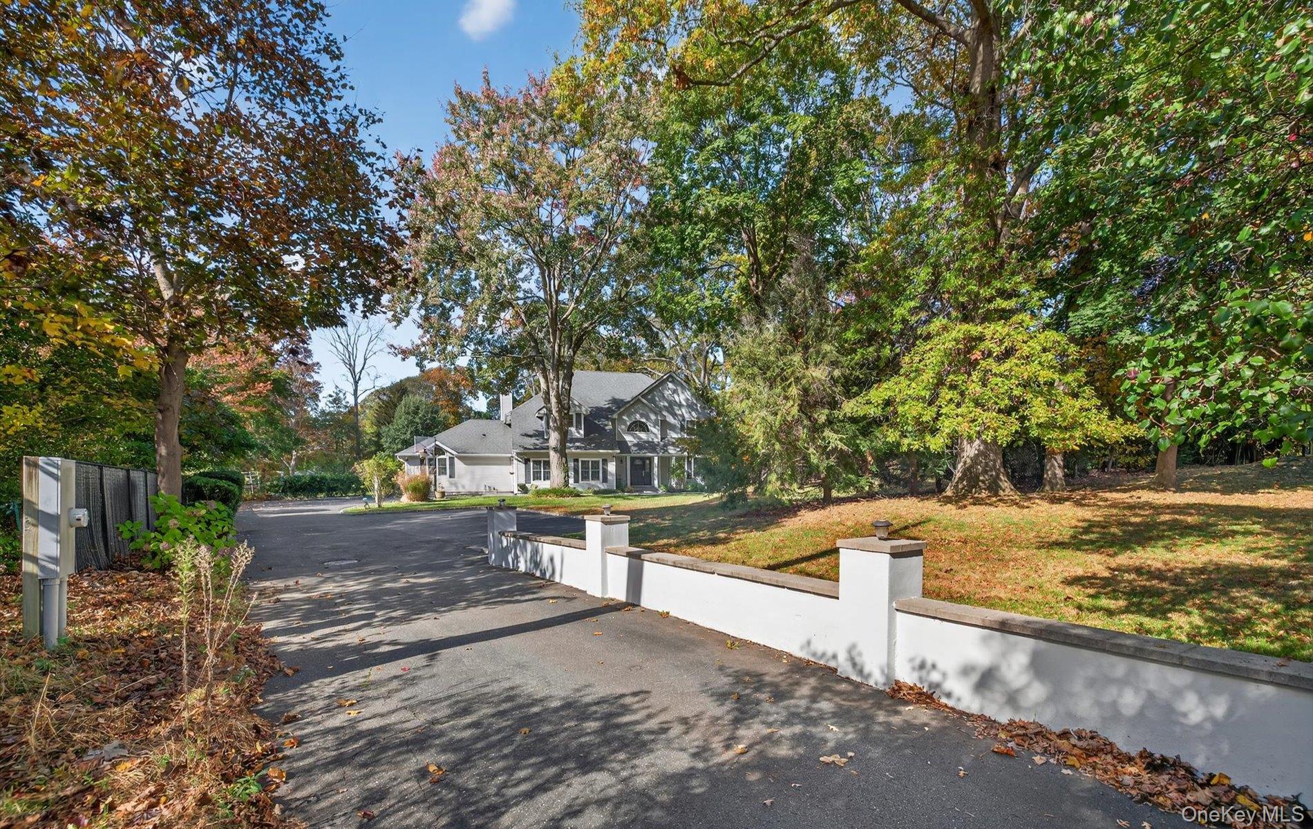 #4 photo, 375 Vanderbilt Parkway, Dix Hills , NY 11746