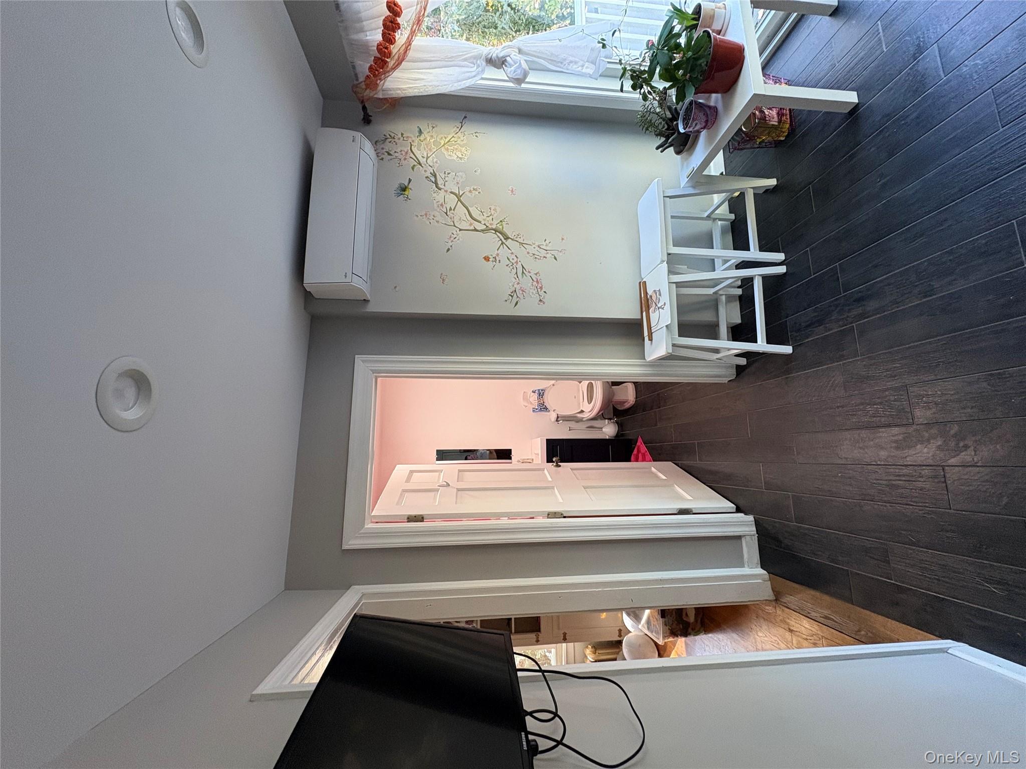 #11 photo, 45 Central Parkway, Huntington , NY 11743