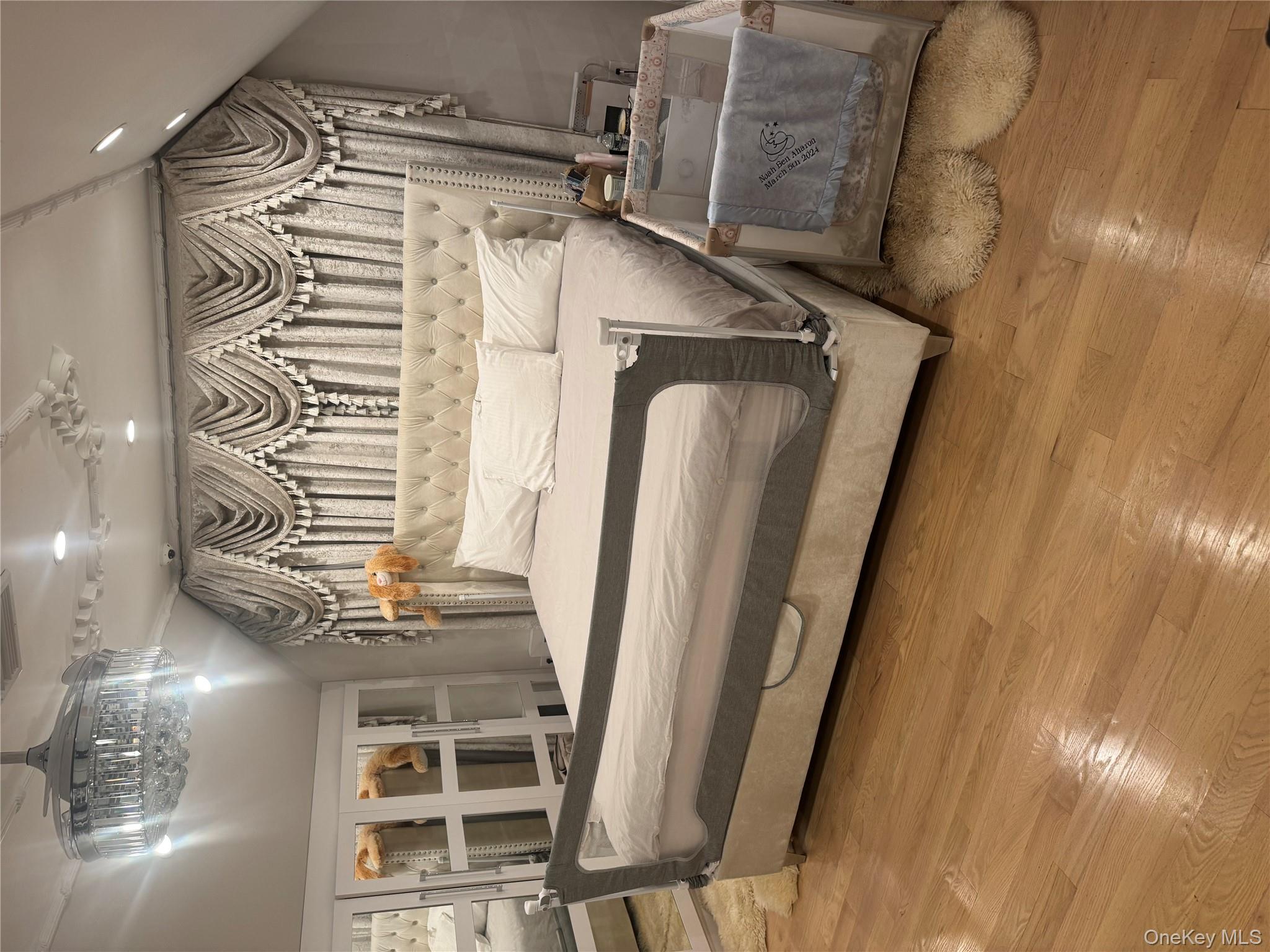 #6 photo, 36 Trinity Place, Hewlett , NY 11557