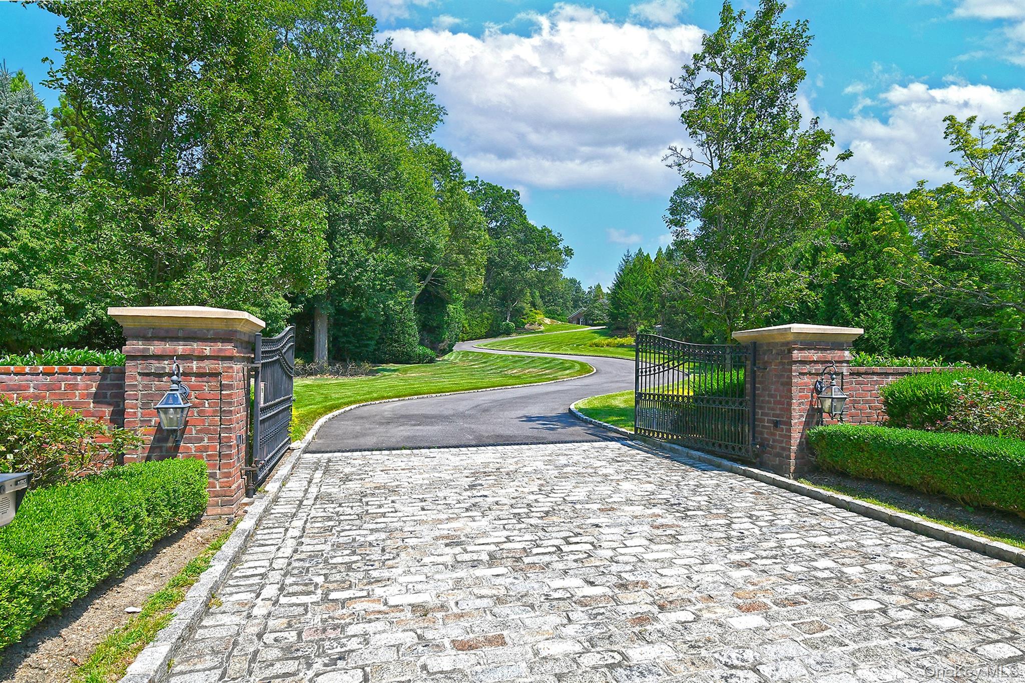 #2 photo, 142 Round Swamp Road, Melville , NY 11747