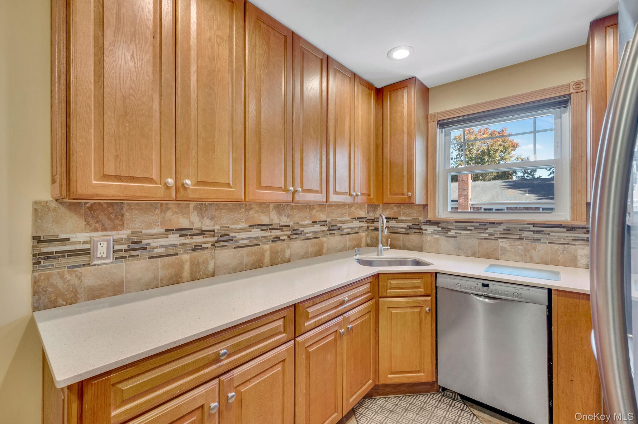 #15 photo, 111 Fairharbor Drive, サフォーク郡 Patchogue , NY 11772