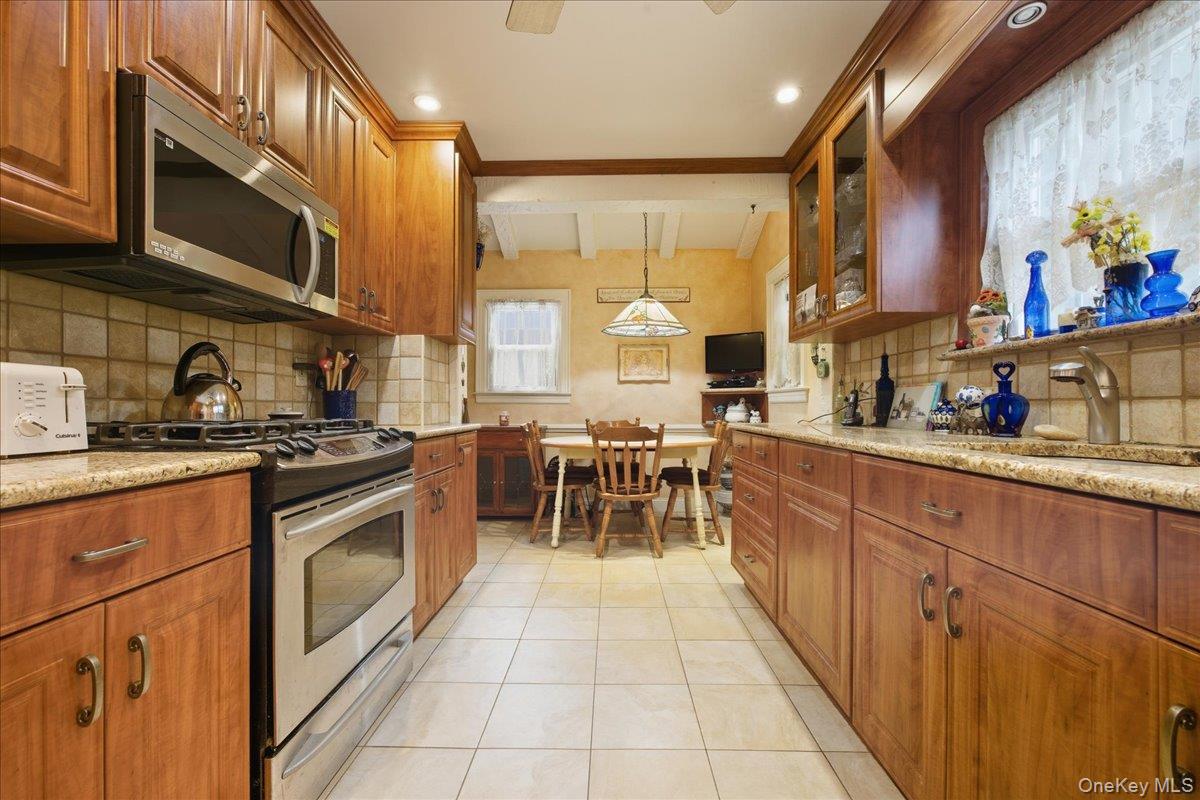 #15 photo, 101 W Elder Avenue, ナッソー郡 Floral Park , NY 11001