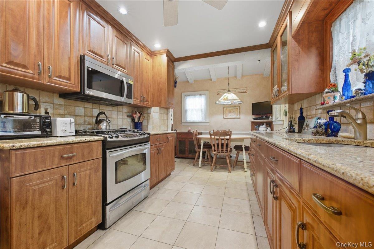 #16 photo, 101 W Elder Avenue, ナッソー郡 Floral Park , NY 11001