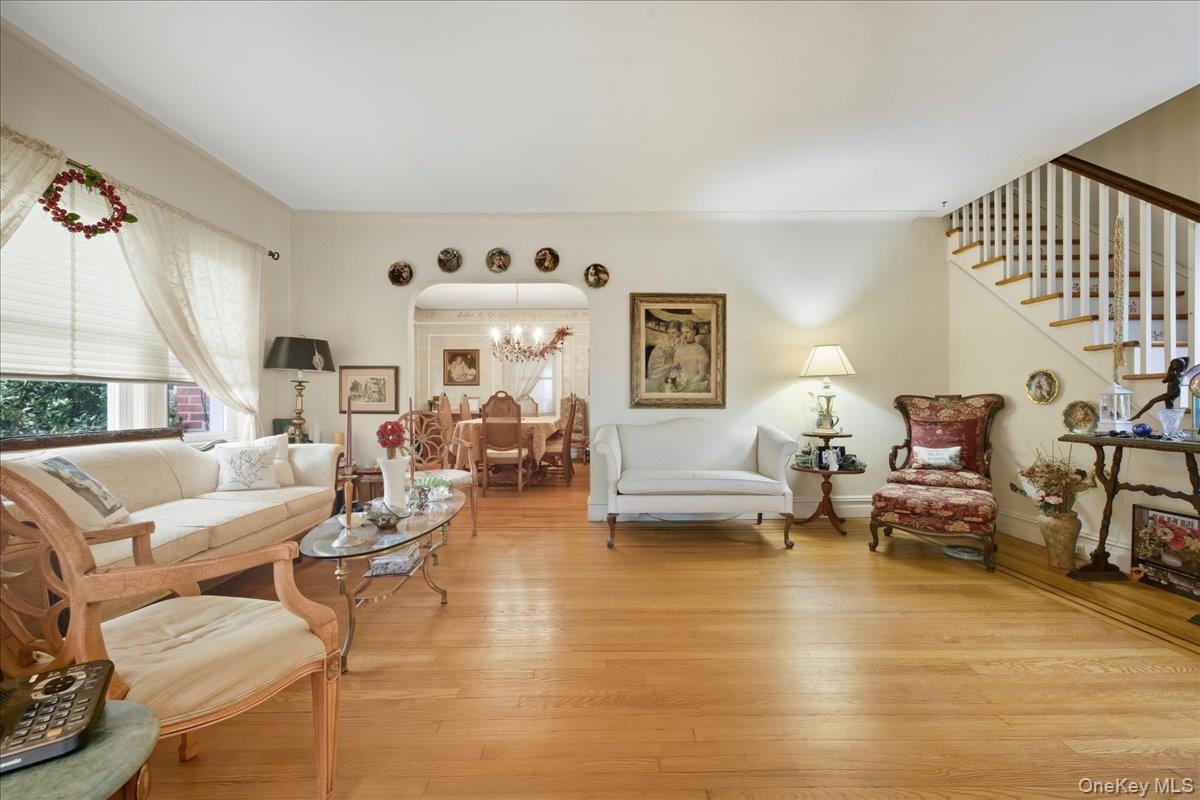 #8 photo, 101 W Elder Avenue, ナッソー郡 Floral Park , NY 11001