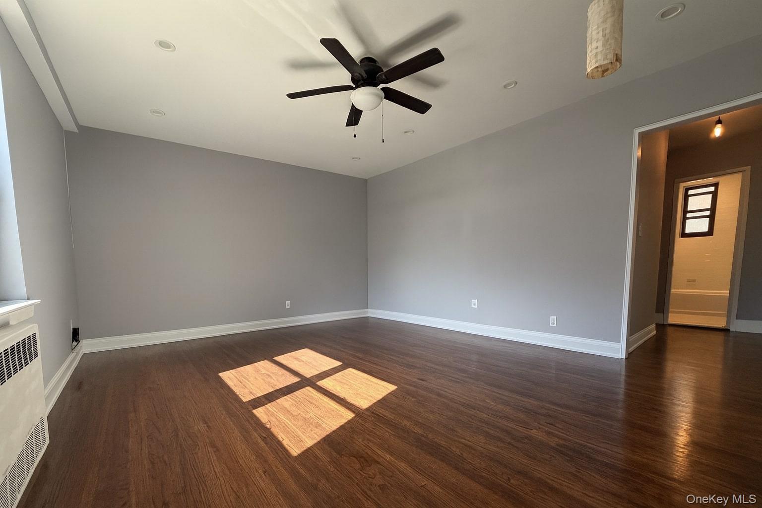 #1 photo, 52-30 39 Avenue, クイーンズ区 Sunnyside , NY 11377