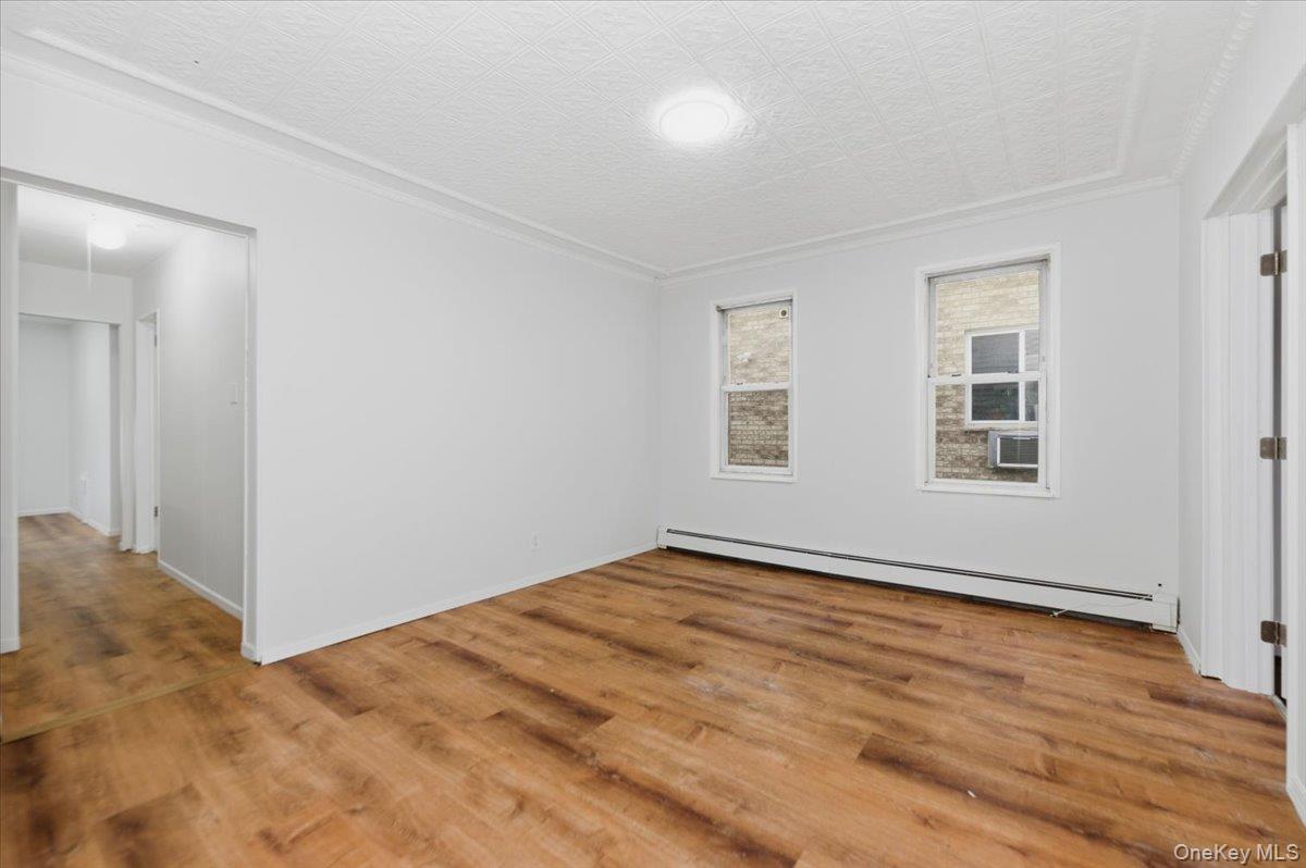 #3 photo, 924 Hollywood Avenue, ブロンクス区 Bronx , NY 10465