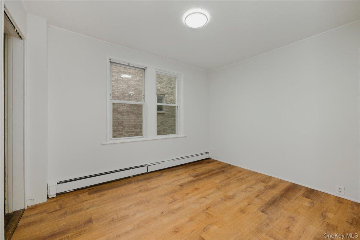 #7 photo, 924 Hollywood Avenue, ブロンクス区 Bronx , NY 10465