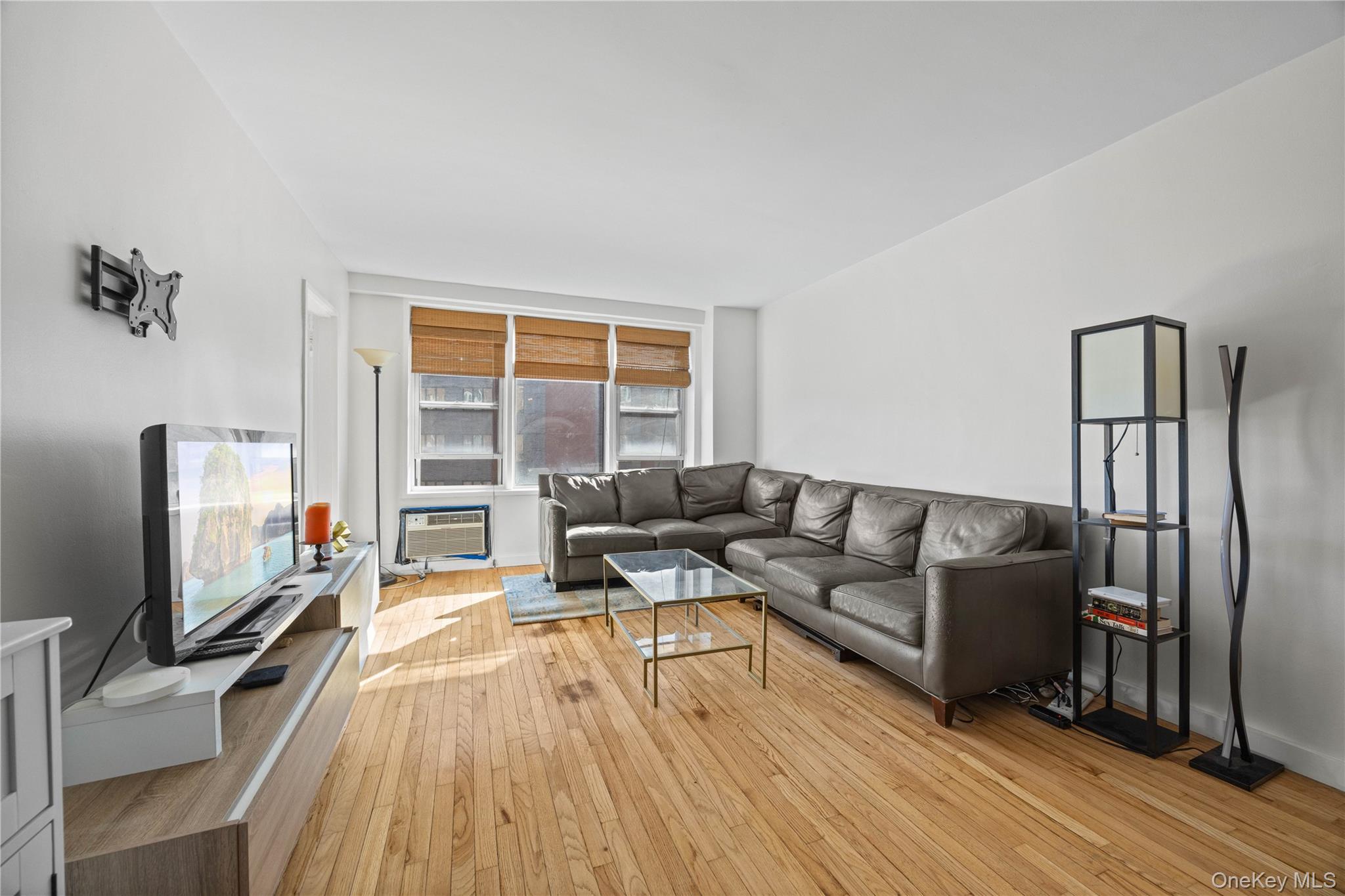 #19 photo, 2736 Independence Avenue, ブロンクス区 Bronx , NY 10463